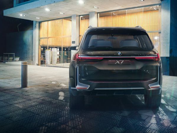 BMW Concept X7 iPerformance