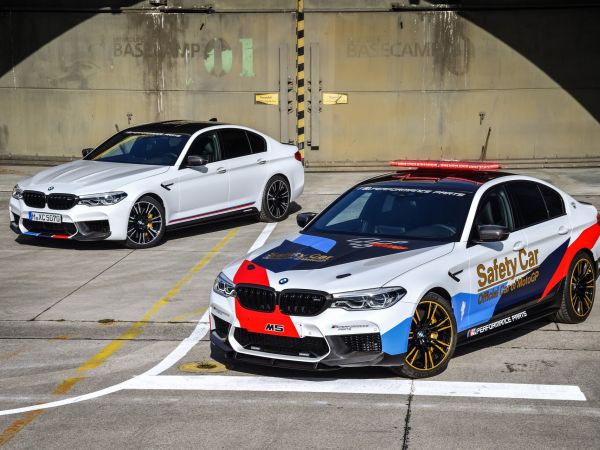 BMW M5 mit BMW M Performance Parts