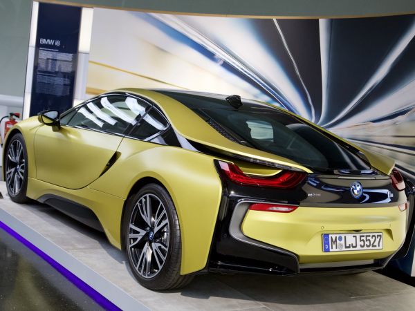 BMW i8 - Protonic Frozen Yellow Edition