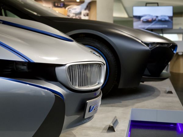 BMW Vision EfficientDynamics, BMW i8 Skyfall