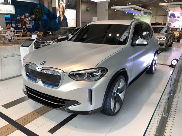 BMW Concept iX3