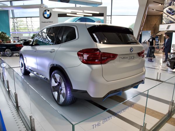 BMW Concept iX3