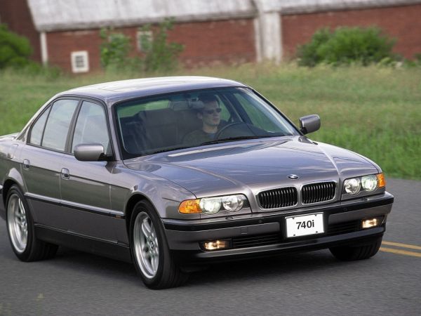 BMW 740i