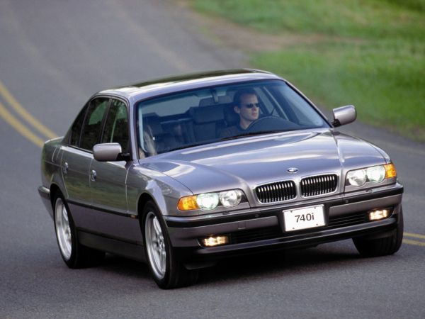 BMW 740i