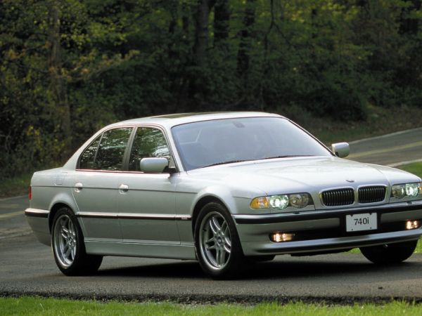 BMW 740i