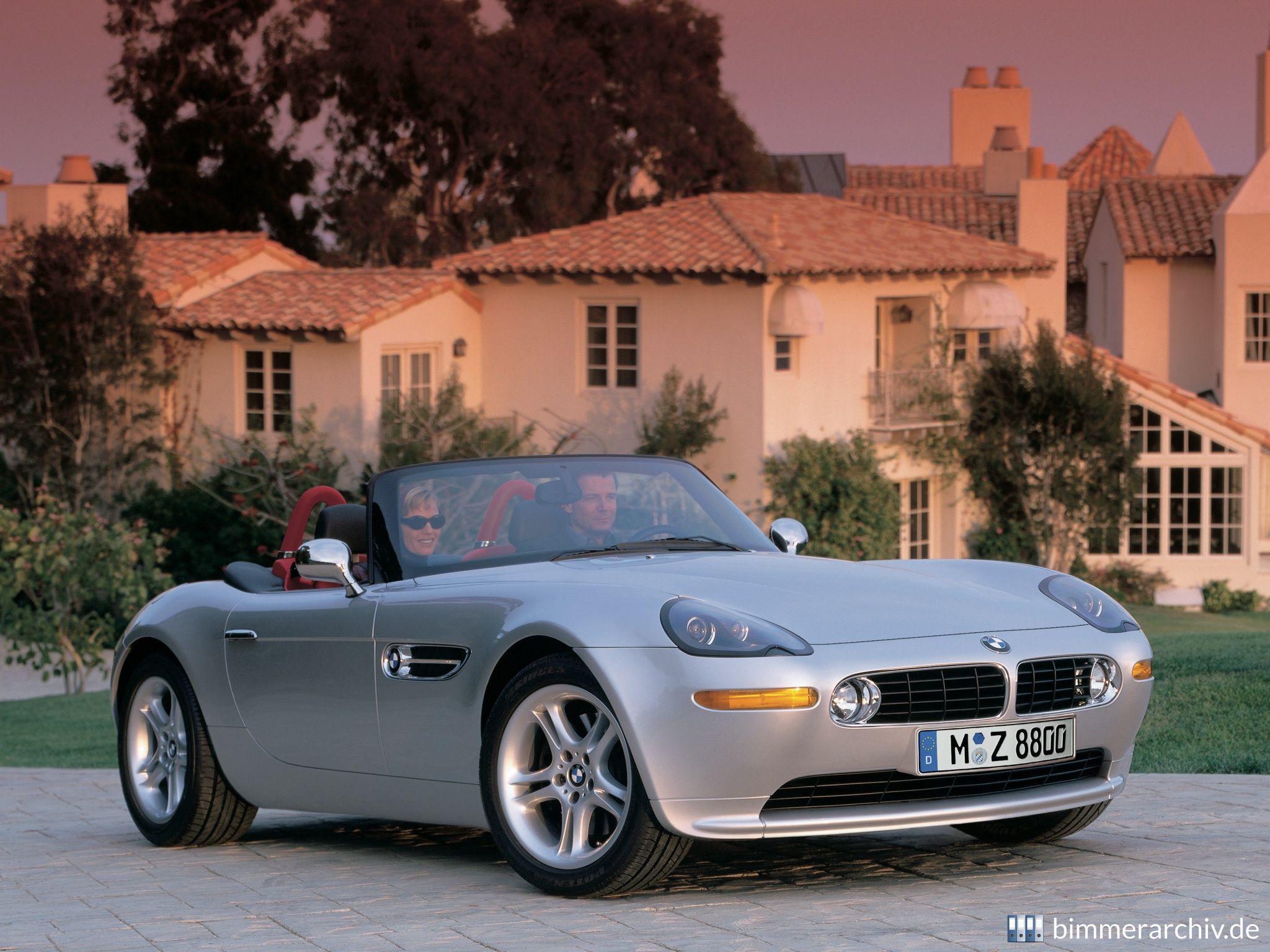 Машины старше 10 лет. BMW z8 Roadster. BMW z8 2000. BMW родстер z8. БМВ кабриолет z8.